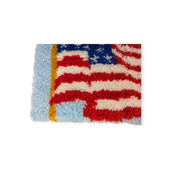 Vintage Handmade Latch Hook Rug USA Flag Patriotic 27" x 20" - Picture 3 of 9
